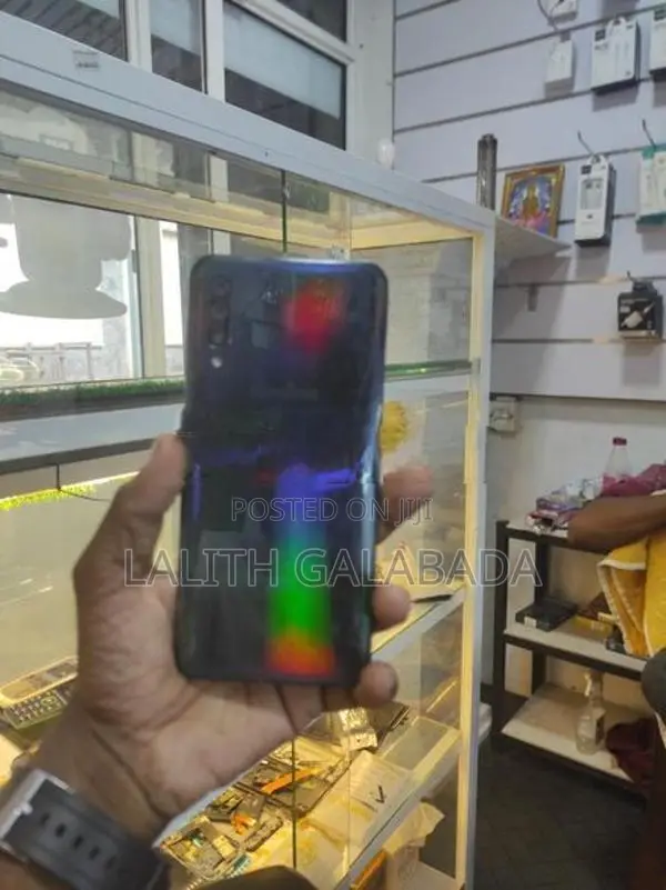 Samsung Galaxy A50 64gb (Used)