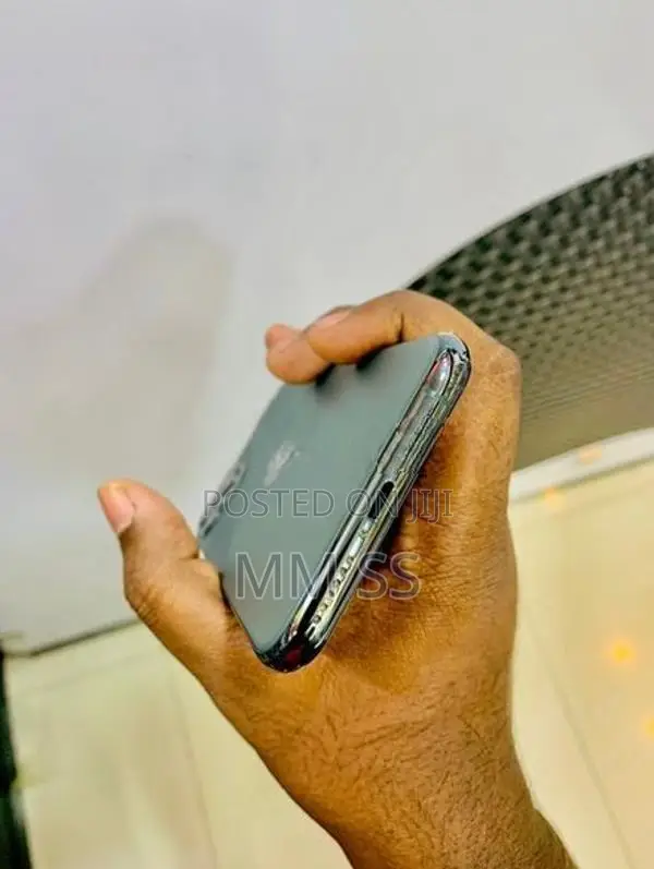 Apple iPhone 11 Pro 256GB (Used)