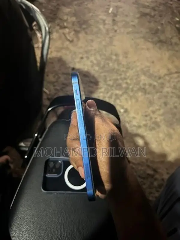 Apple iPhone 12 (Used)