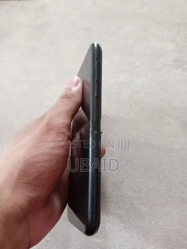 Apple iPhone XR (Used)