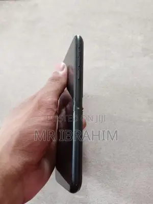 Apple iPhone XR (Used)