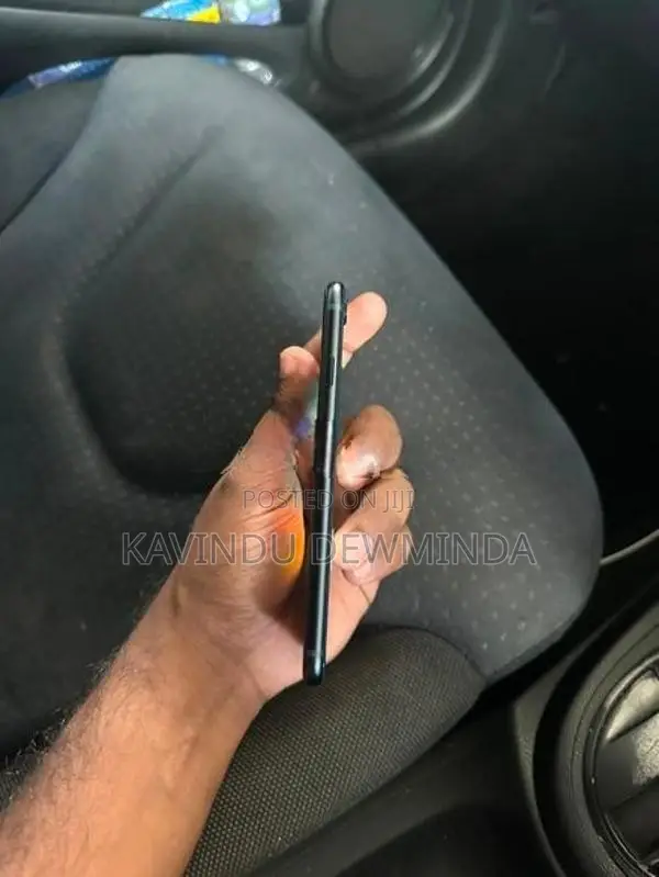 Apple iPhone SE 3 (Used)