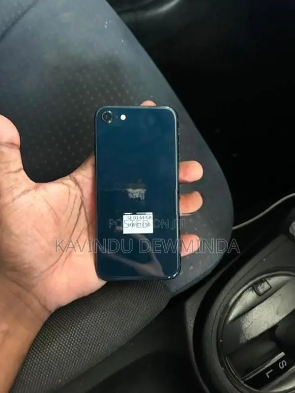 Apple iPhone SE 3 (Used)