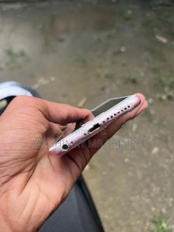 Apple iPhone 6S (Used)