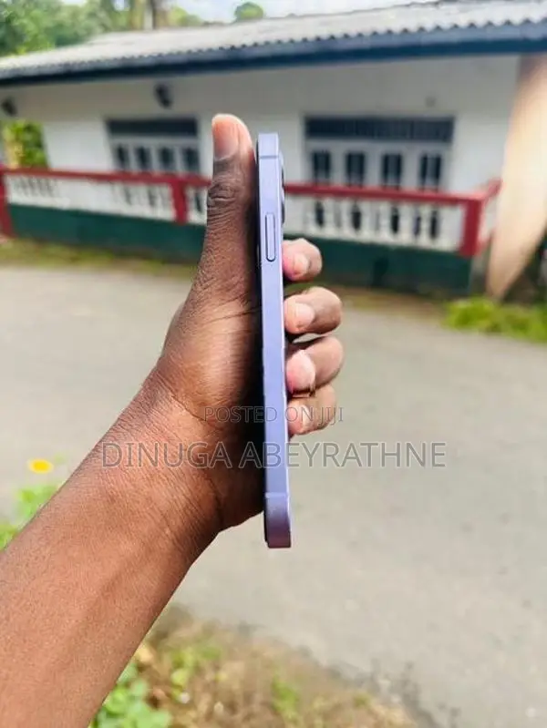 Apple iPhone 12 (Used)
