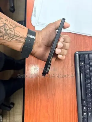 Apple iPhone 16 (Used)