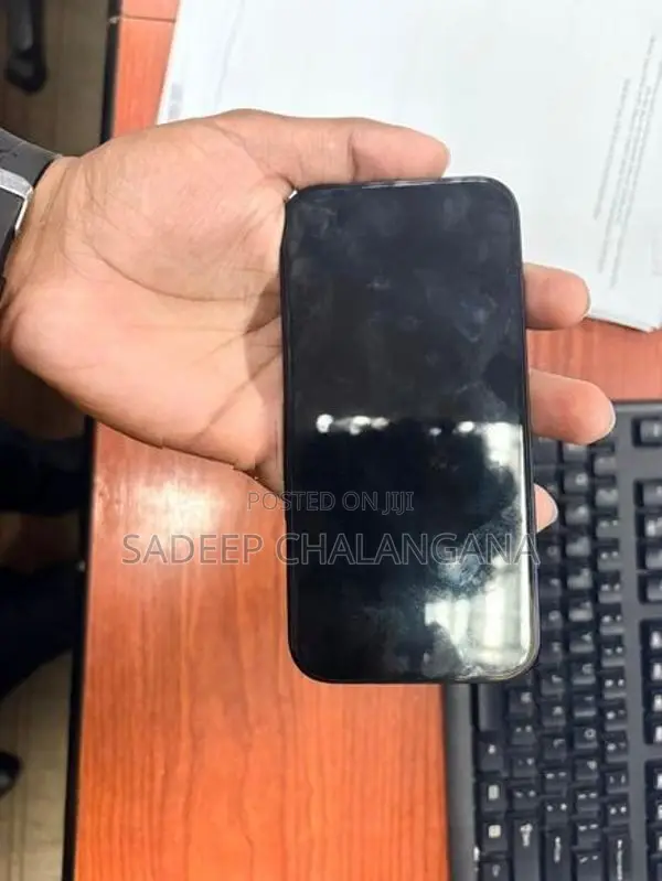 Apple iPhone 16 (Used)