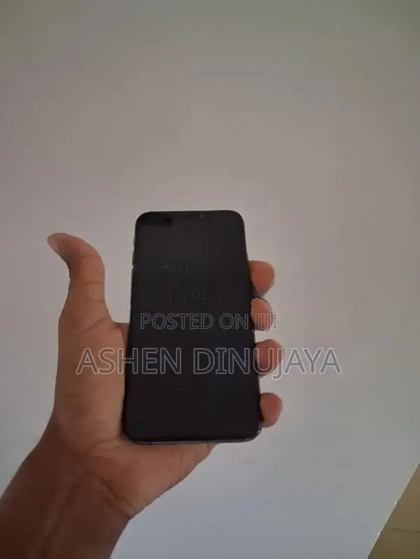 Apple iPhone XS (Used)
