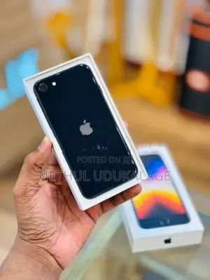 Apple iPhone SE 3 64GB (Used)