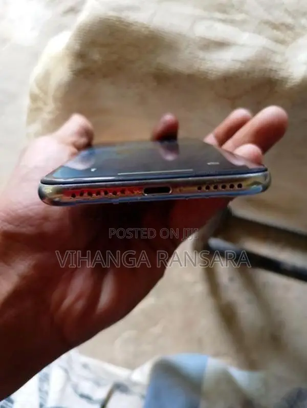 Apple iPhone X (Used)