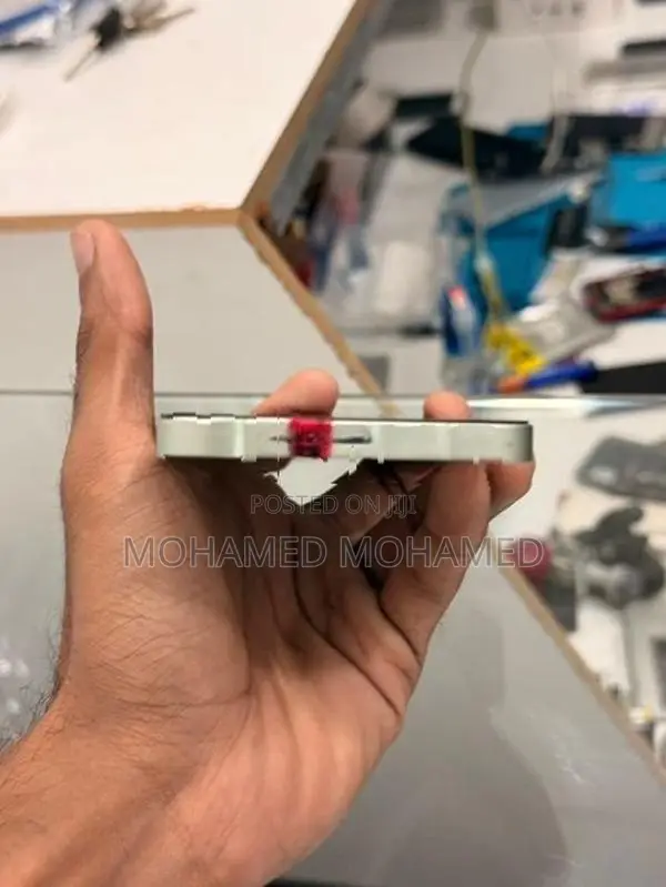 Apple iPhone 12 64GB (Used)