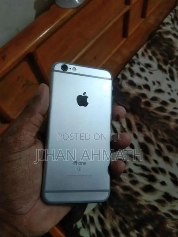 Apple iPhone 6S (Used)