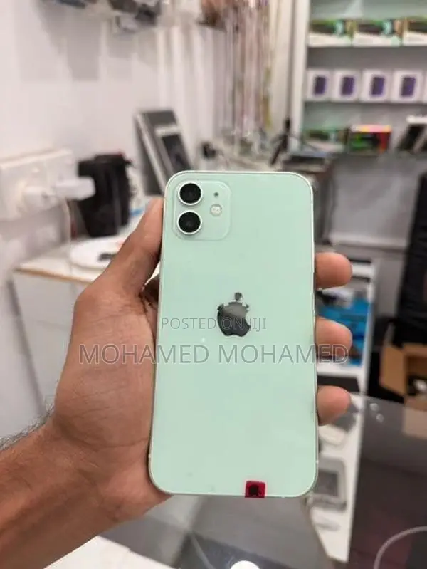 Apple iPhone 12 64GB (Used)