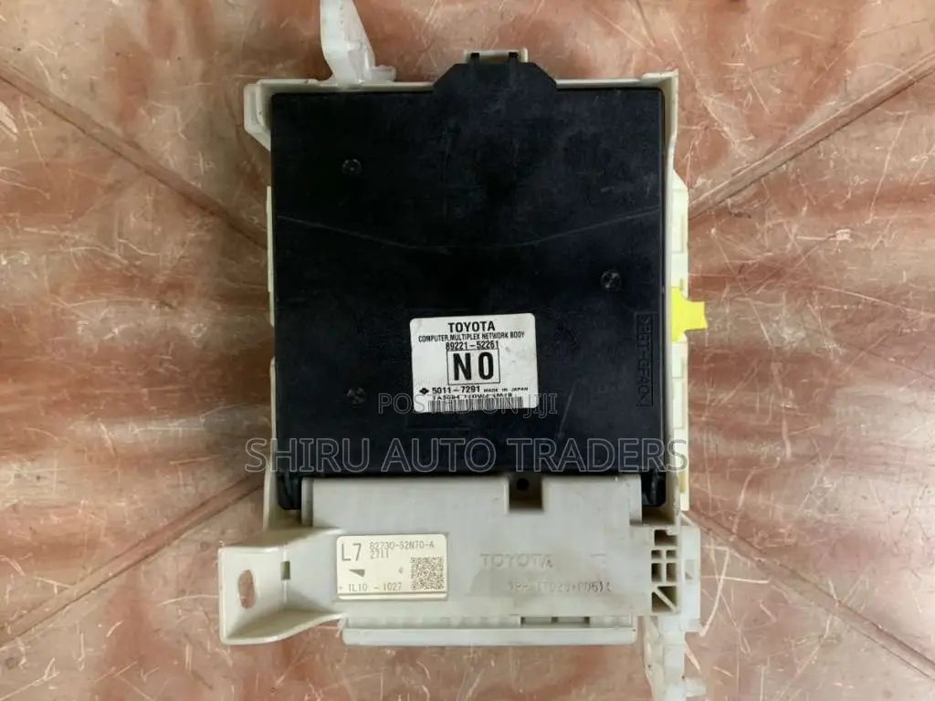 Toyota vitz ksp 130 2012 fuse box for Car