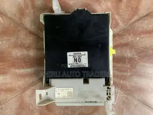 Toyota vitz ksp 130 2012 fuse box for Car