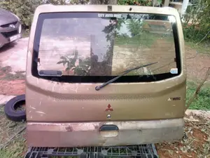 Mitsubishi Mini Cab Front Door Set for Van