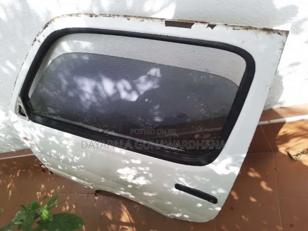Toyota Dolphin Hiace Front Door Set for Van
