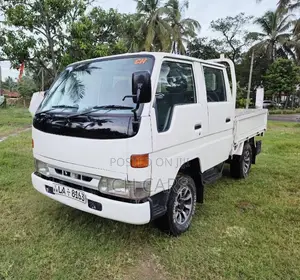 Toyota Dyna 2000 Crew Cab (Used)