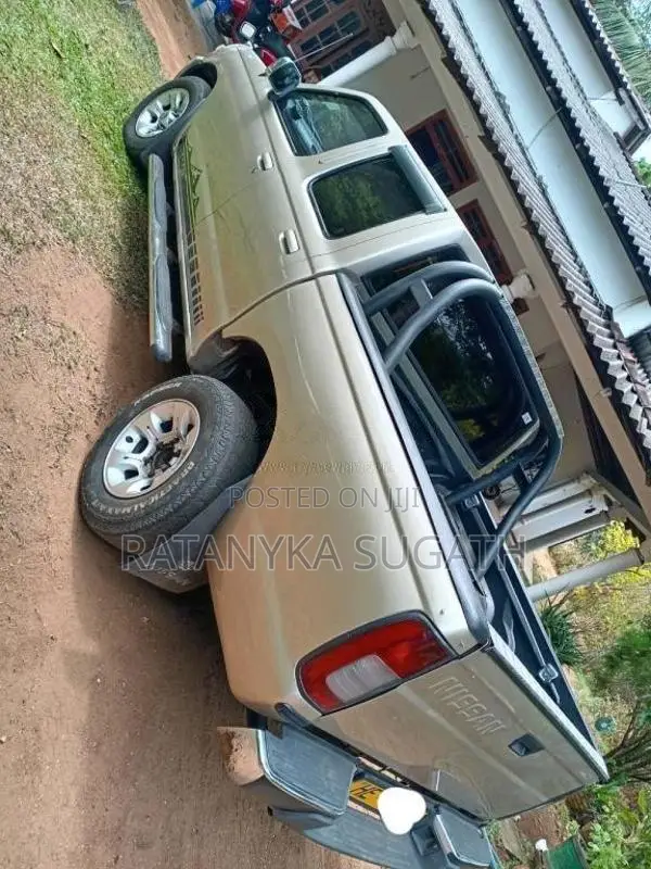 Nissan Datsun 1998 Crew Cab (Used)