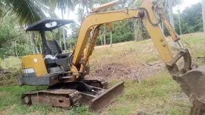 Komatsu PC 30 2004 Heavy-Duty (Used)