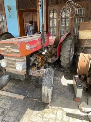 Massey-Ferguson 135DL 1980 Tractor (Used)