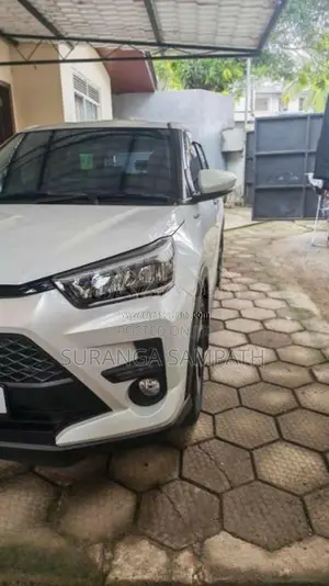 Toyota Raize 2025 SUV (Used)
