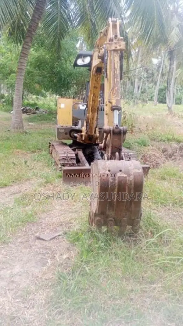Komatsu PC 30 2004 Heavy-Duty (Used)