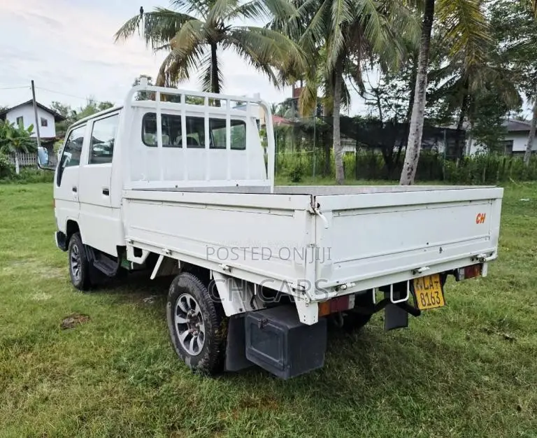 Toyota Dyna 2000 Crew Cab (Used)