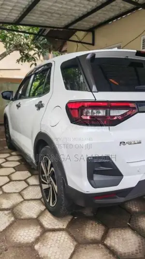 Toyota Raize 2025 SUV (Used)