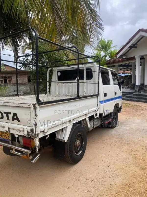 Toyota CrewCab 1984 Crew Cab (Used)