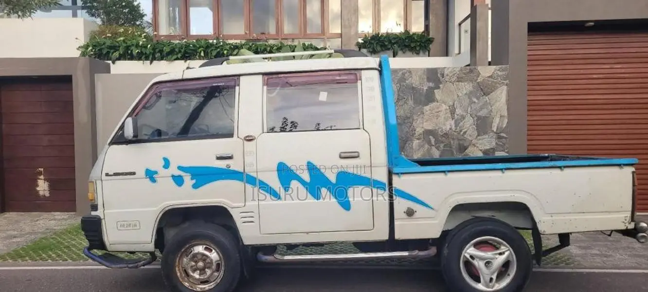 Mitsubishi CrewCab 1982 Crew Cab (Used)
