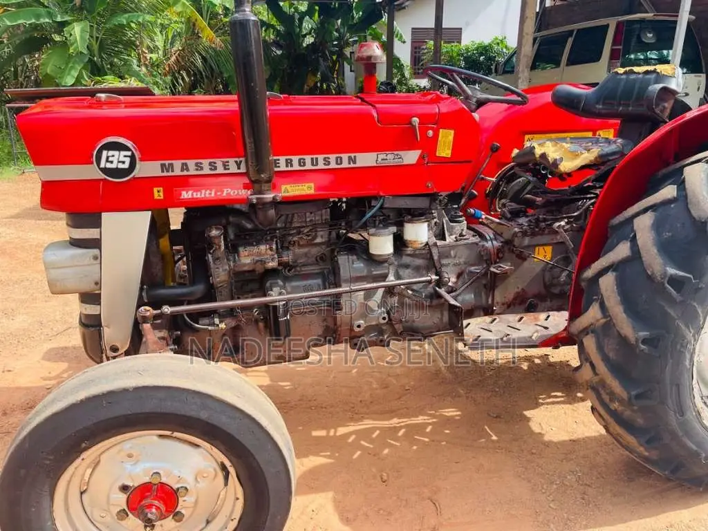 Massey-Ferguson 135 1996 Tractor (Used)