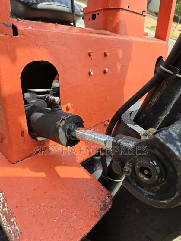 Nissan Forklift 2010 Heavy-Duty (Used)