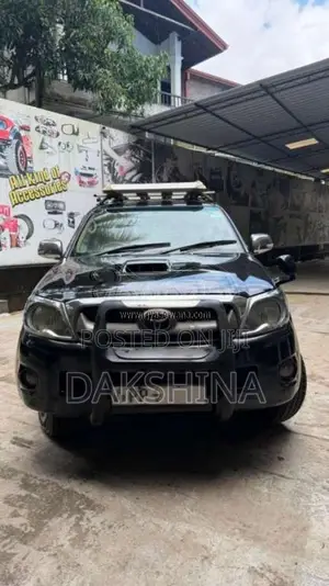 Toyota Hilux 2010 Pickup (Used)