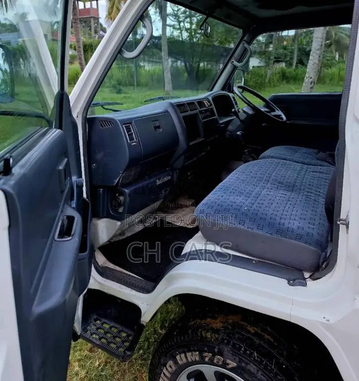 Toyota Dyna 2000 Crew Cab (Used)