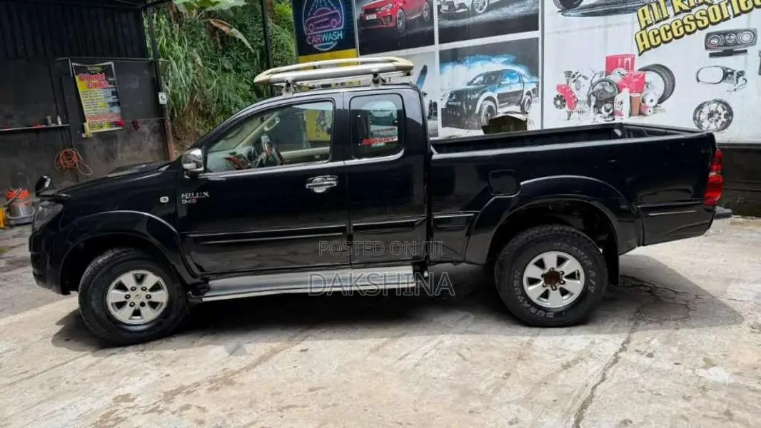 Toyota Hilux 2010 Pickup (Used)