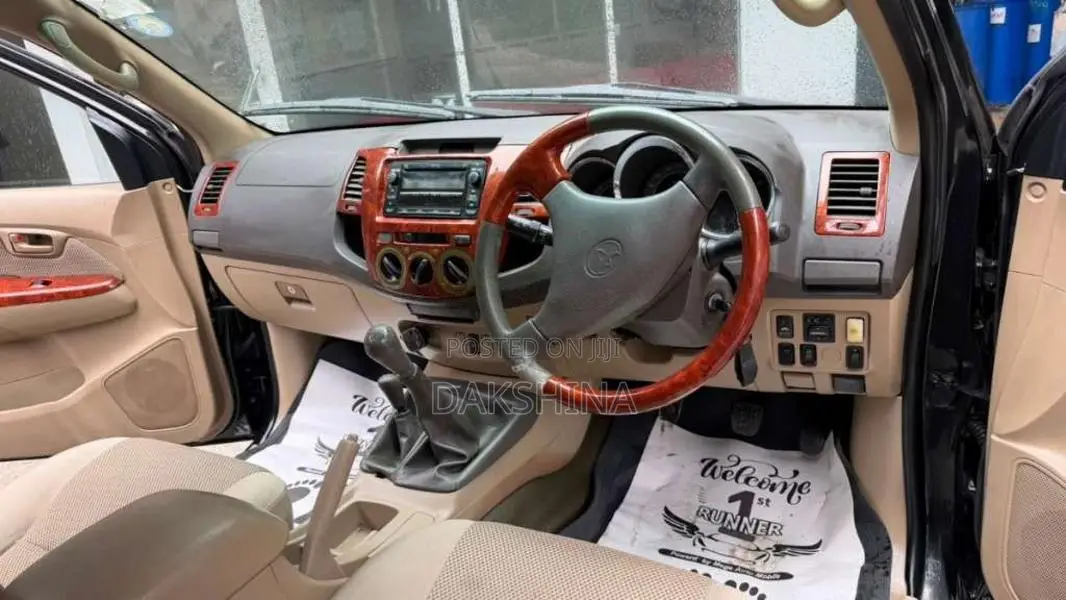 Toyota Hilux 2010 Pickup (Used)