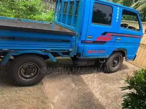 Isuzu ELF 1980 Crew Cab (Used)
