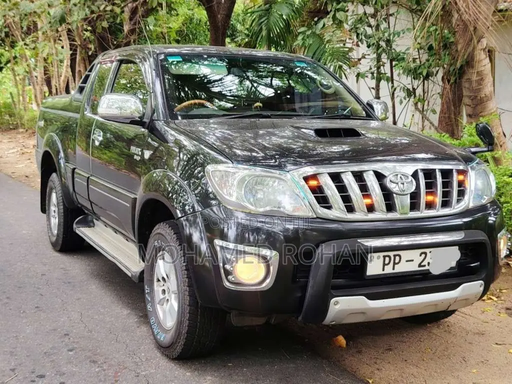 Toyota Hilux Smart Cap 2010 Pickup (Used)