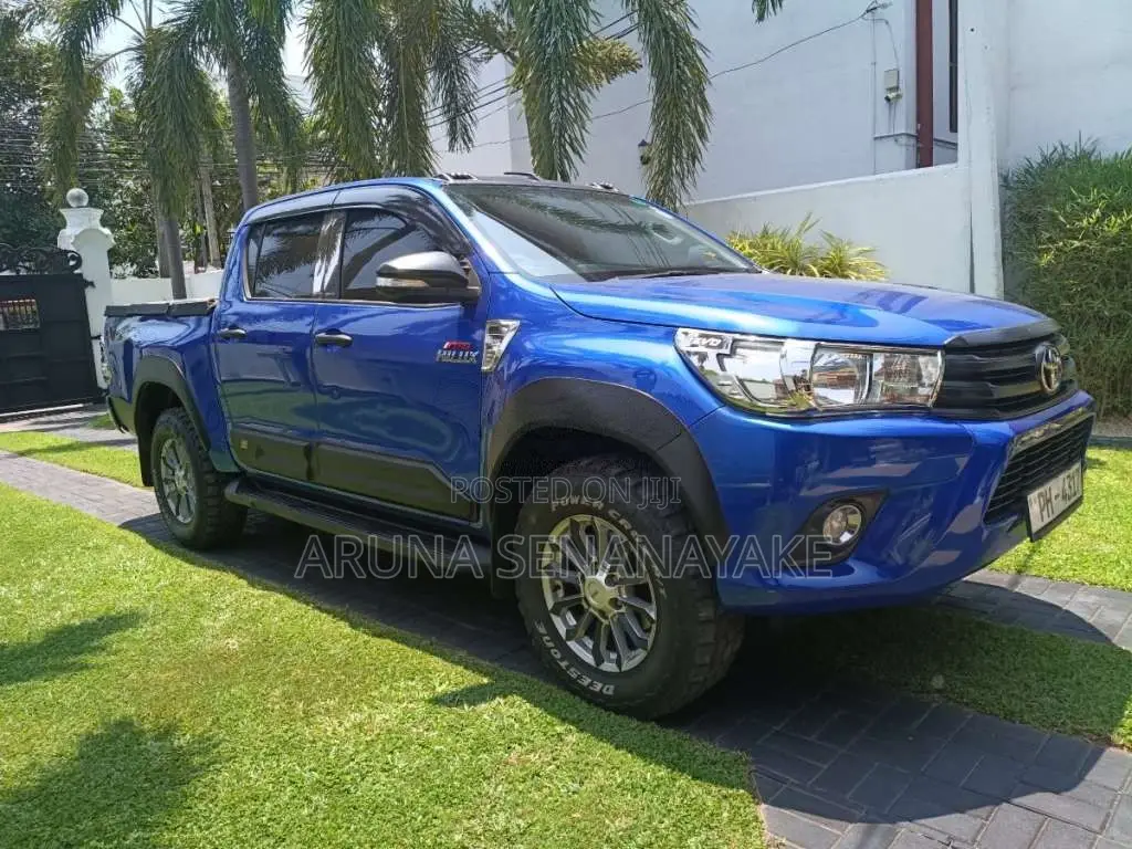 Toyota Hilux 2016 Pickup (Used)