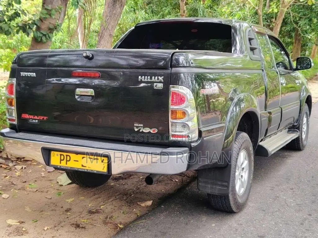 Toyota Hilux Smart Cap 2010 Pickup (Used)