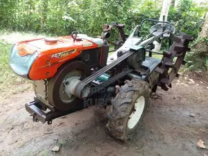 Kubota RT140 2016 Tractor (Used)