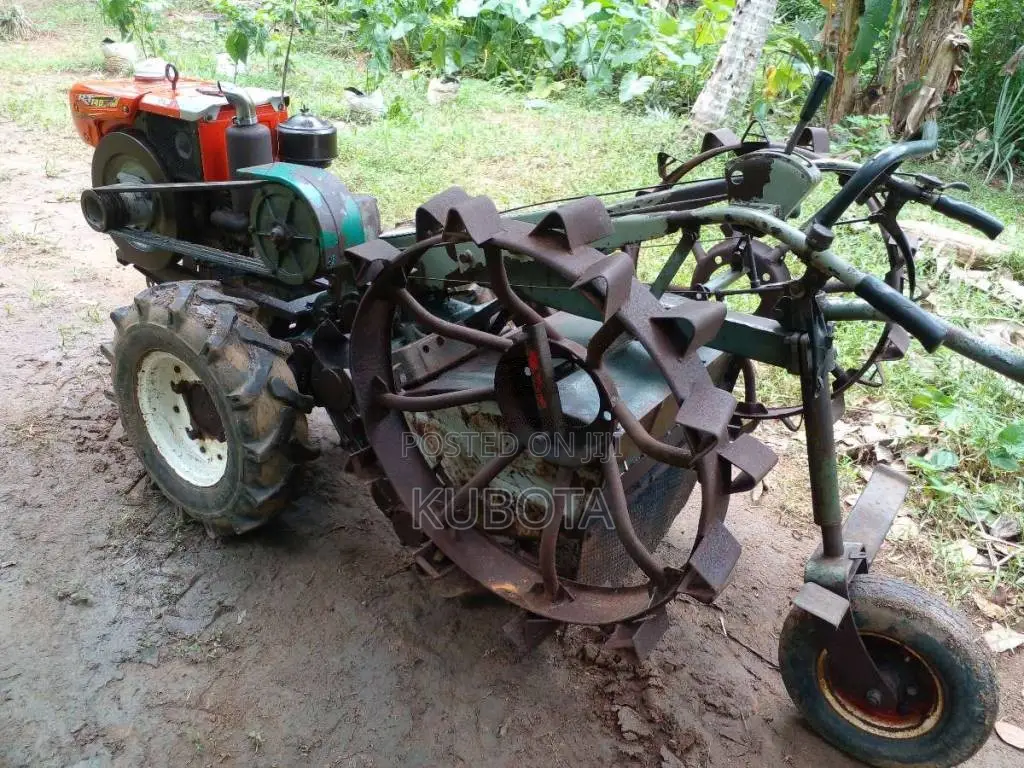 Kubota RT140 2016 Tractor (Used)