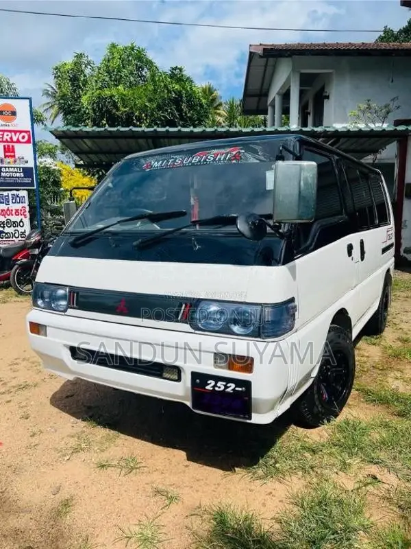 Mitsubishi Delica 1993 Van (Used)