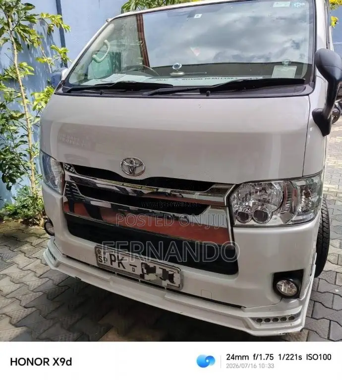 Toyota Dark Prime 2017 Van (Used)
