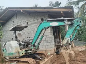 IHI Excavator 2015 Heavy-Duty (Used)