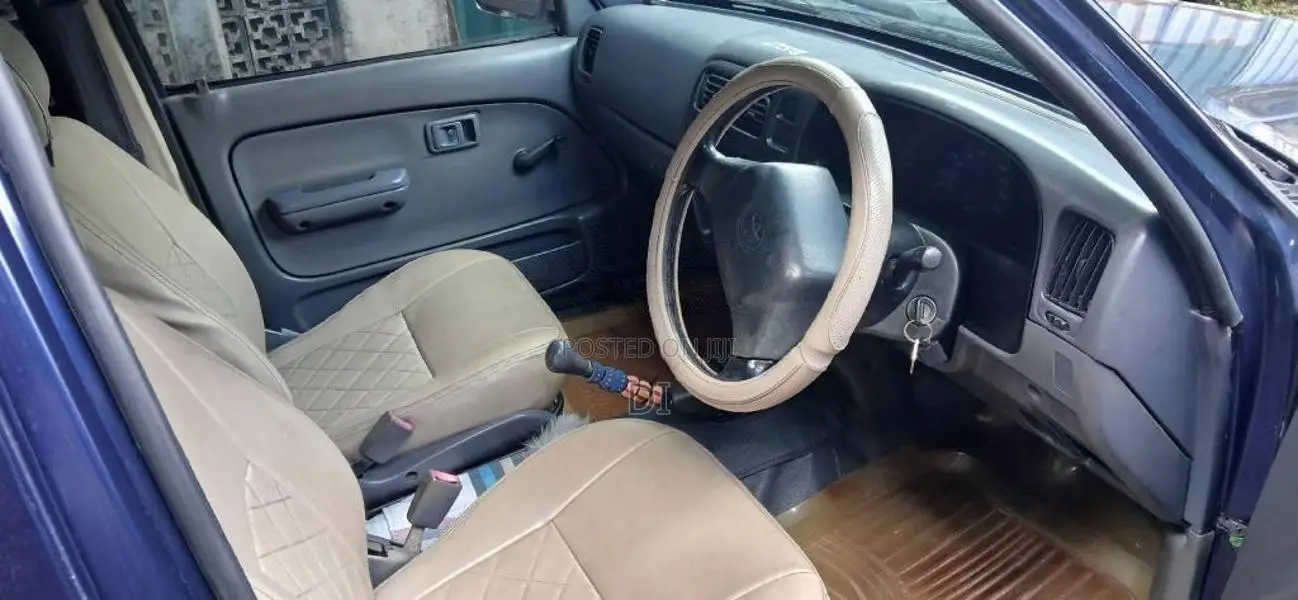 Toyota Hilux 2000 Pickup (Used)