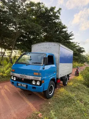Isuzu ELF 1985 Lorry (Used)