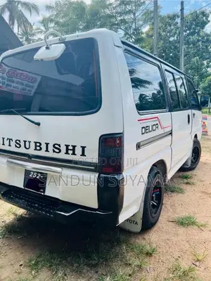 Mitsubishi Delica 1993 Van (Used)