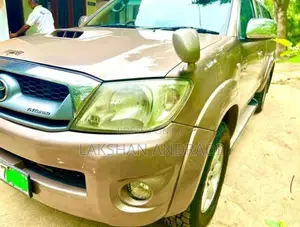 Toyota Hilux Vigo 2009 Pickup (Used)